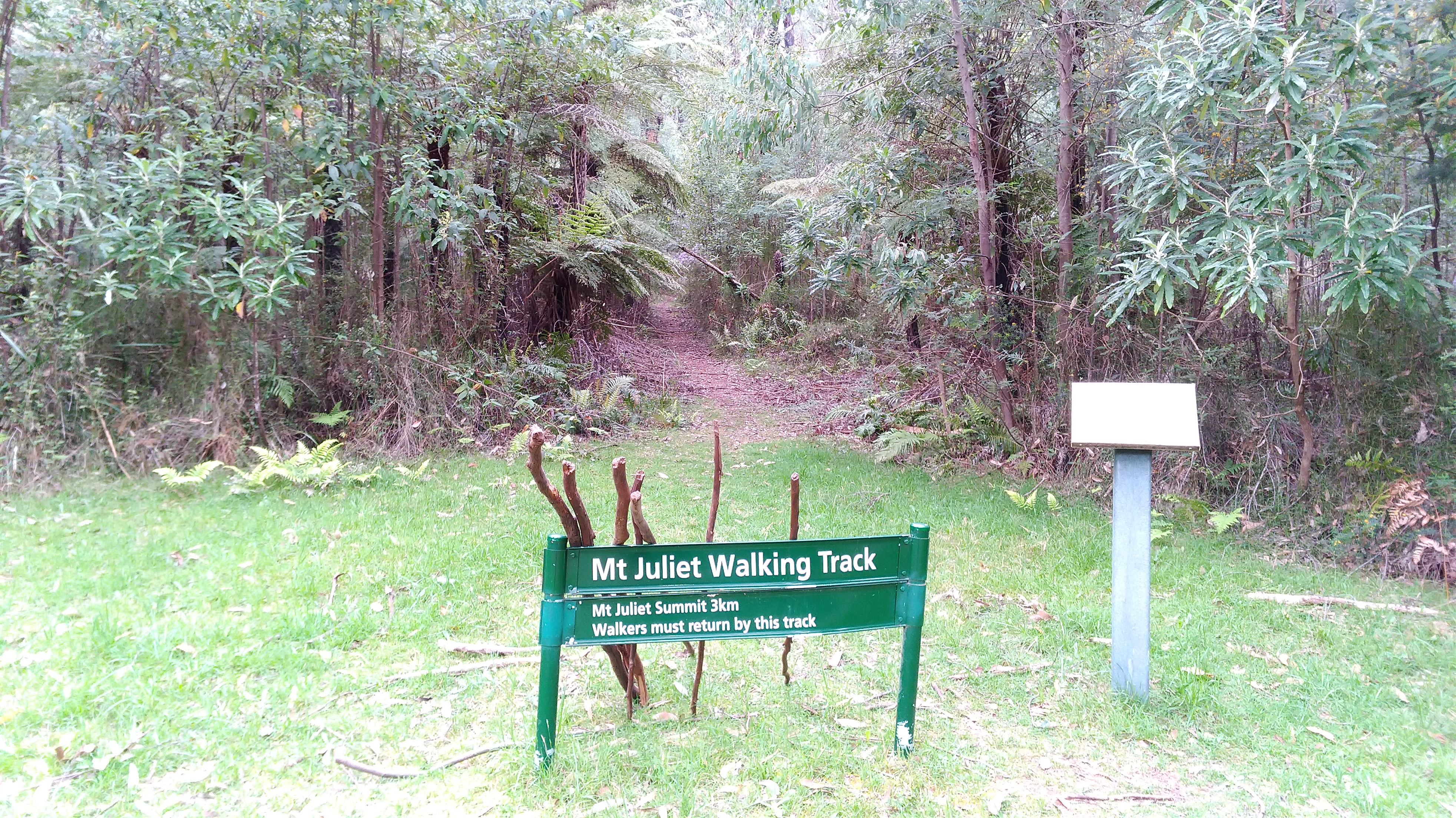 mt-juliet-trailhead-sign